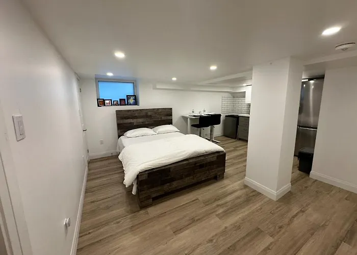 Pvt Studio Near Waterloo Airport & Minutes To Downtown
