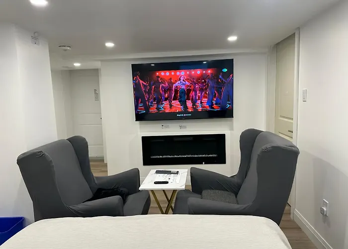 Pvt Studio Near Waterloo Airport & Minutes To Downtown