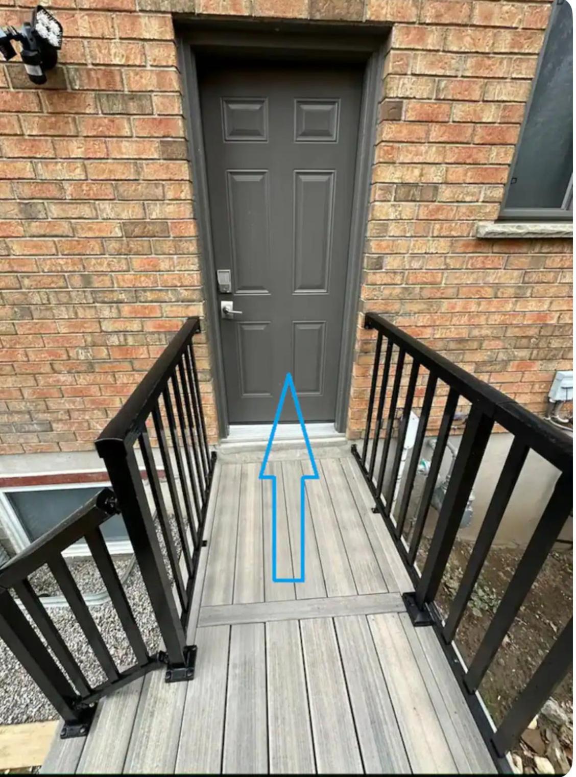 Pvt Near Waterloo Airport & Minutes To Downtown Apartment *