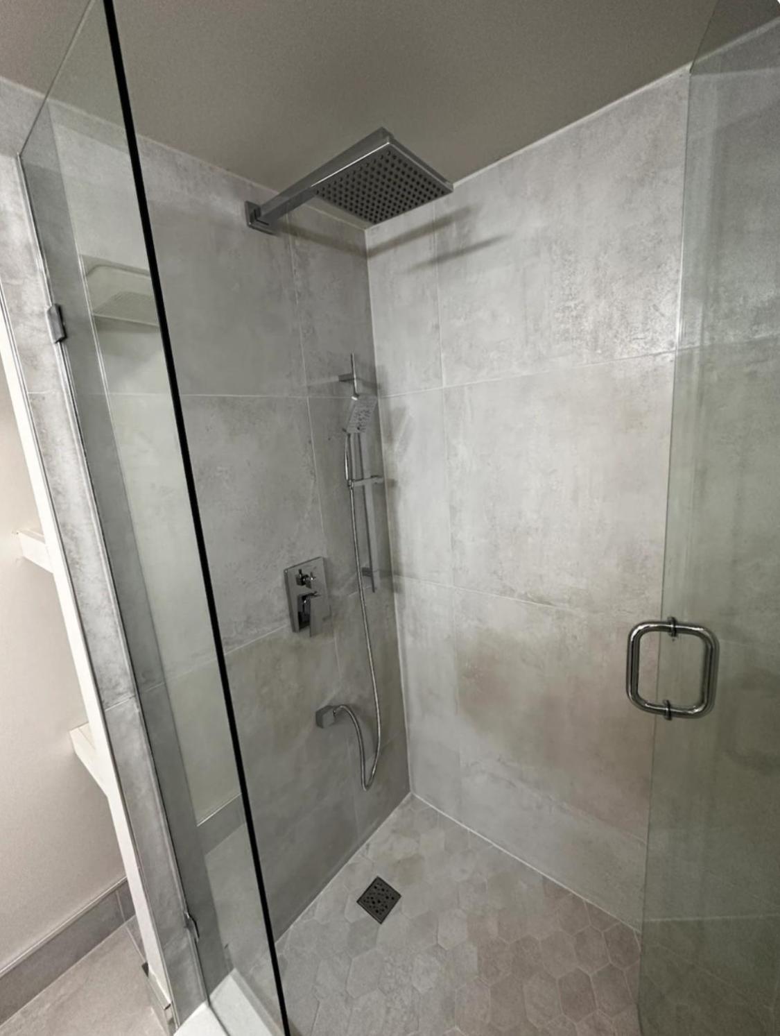 Pvt Near Waterloo Airport & Minutes To Downtown Apartment *